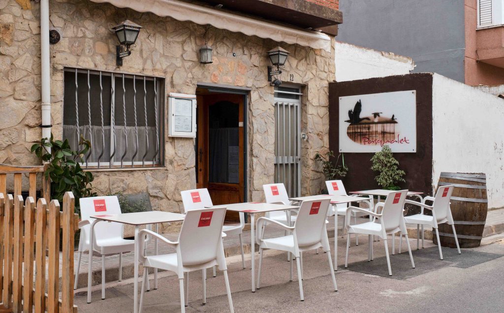 Terraza y entorno del Restaurante Pasqualet en El Palmar